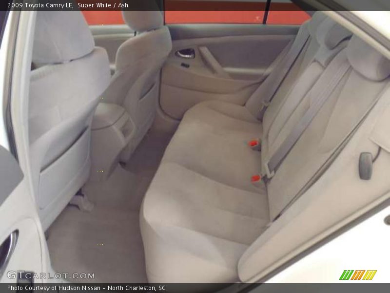 Super White / Ash 2009 Toyota Camry LE