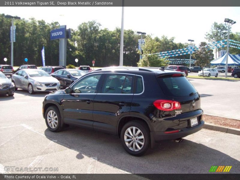 Deep Black Metallic / Sandstone 2011 Volkswagen Tiguan SE