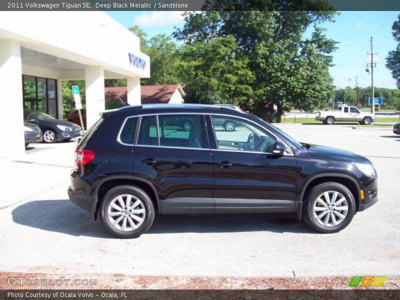 Deep Black Metallic / Sandstone 2011 Volkswagen Tiguan SE