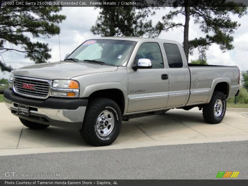 Front 3/4 View of 2002 Sierra 2500HD SLE Extended Cab