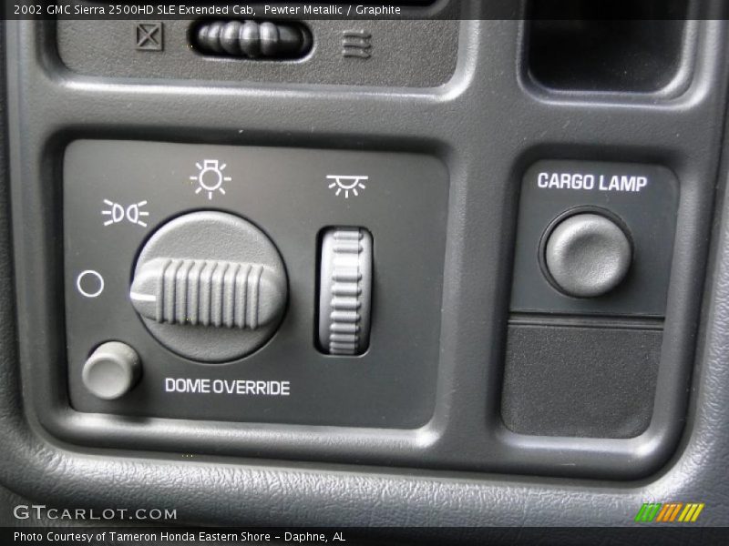 Controls of 2002 Sierra 2500HD SLE Extended Cab