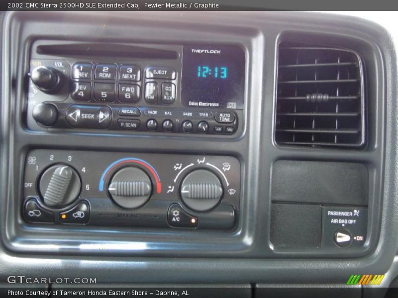 Controls of 2002 Sierra 2500HD SLE Extended Cab