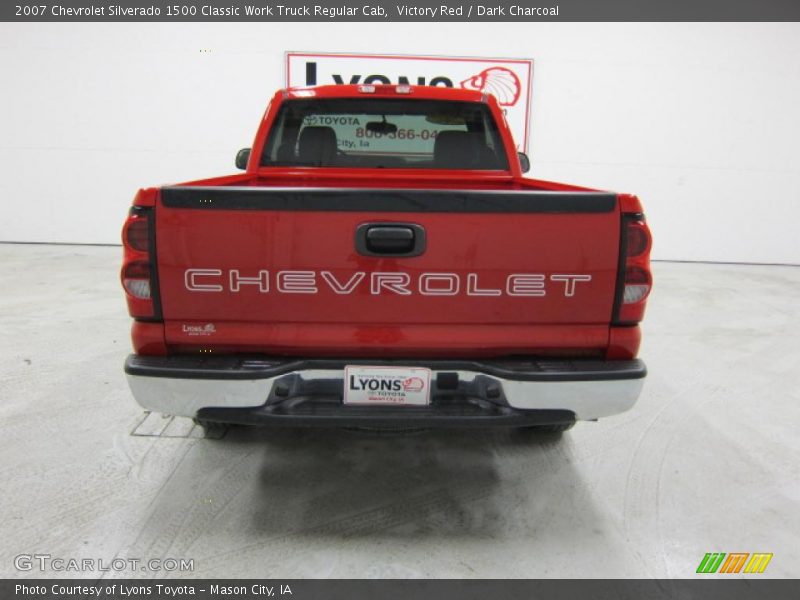 Victory Red / Dark Charcoal 2007 Chevrolet Silverado 1500 Classic Work Truck Regular Cab