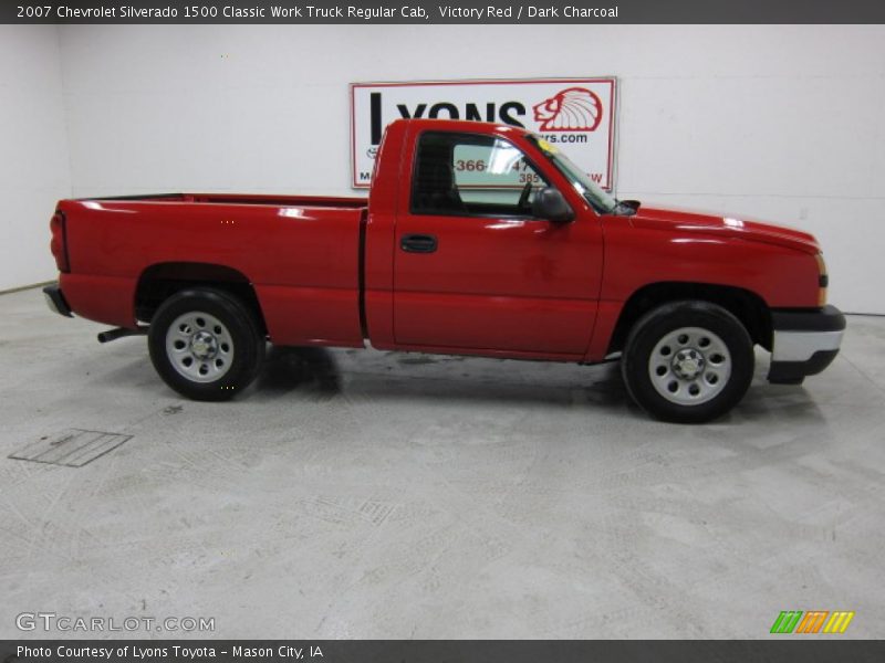 Victory Red / Dark Charcoal 2007 Chevrolet Silverado 1500 Classic Work Truck Regular Cab