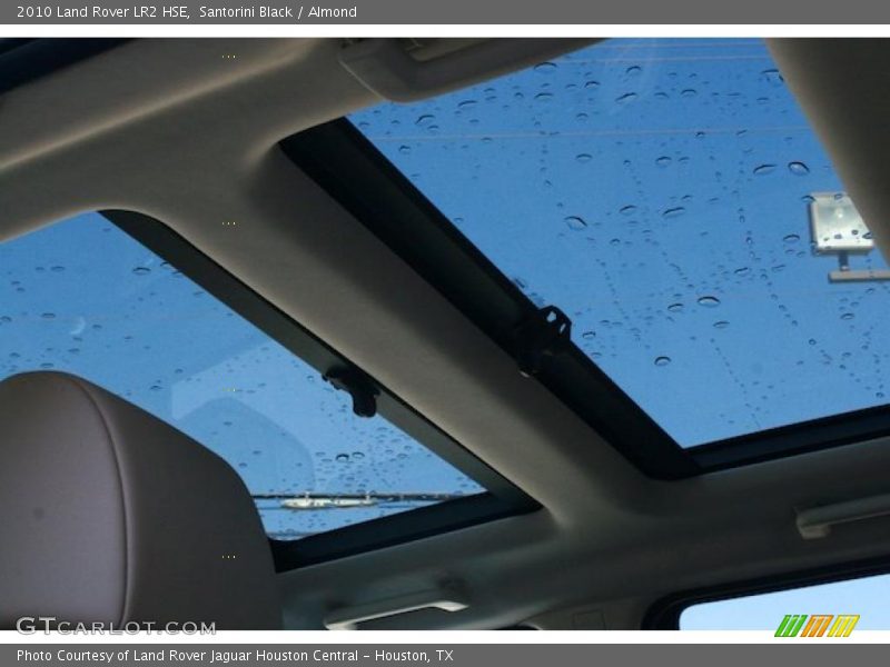 Santorini Black / Almond 2010 Land Rover LR2 HSE