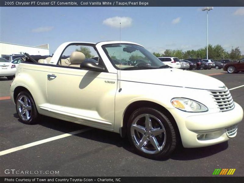 Front 3/4 View of 2005 PT Cruiser GT Convertible