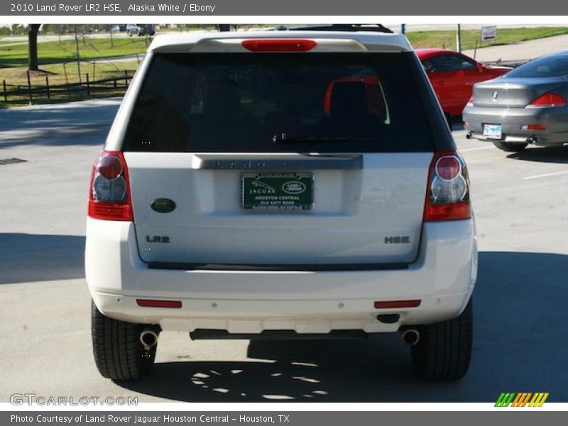 Alaska White / Ebony 2010 Land Rover LR2 HSE