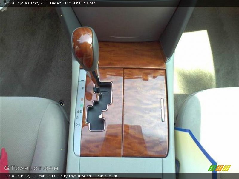 Desert Sand Metallic / Ash 2009 Toyota Camry XLE