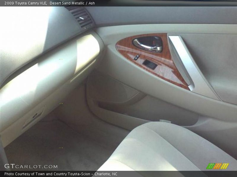 Desert Sand Metallic / Ash 2009 Toyota Camry XLE