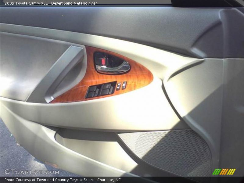 Desert Sand Metallic / Ash 2009 Toyota Camry XLE