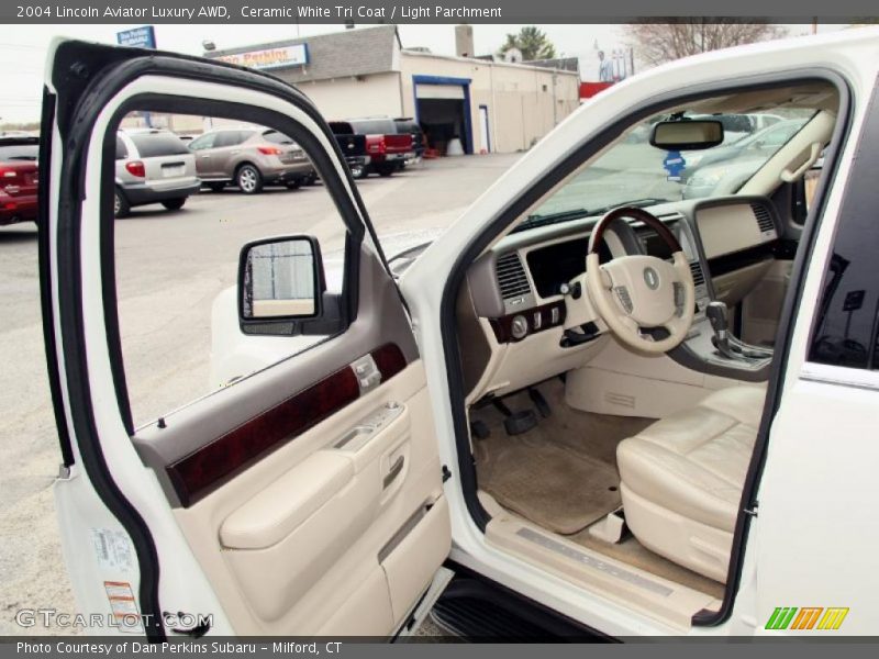  2004 Aviator Luxury AWD Light Parchment Interior