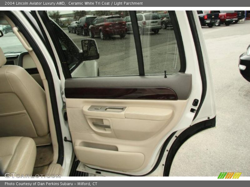 Ceramic White Tri Coat / Light Parchment 2004 Lincoln Aviator Luxury AWD