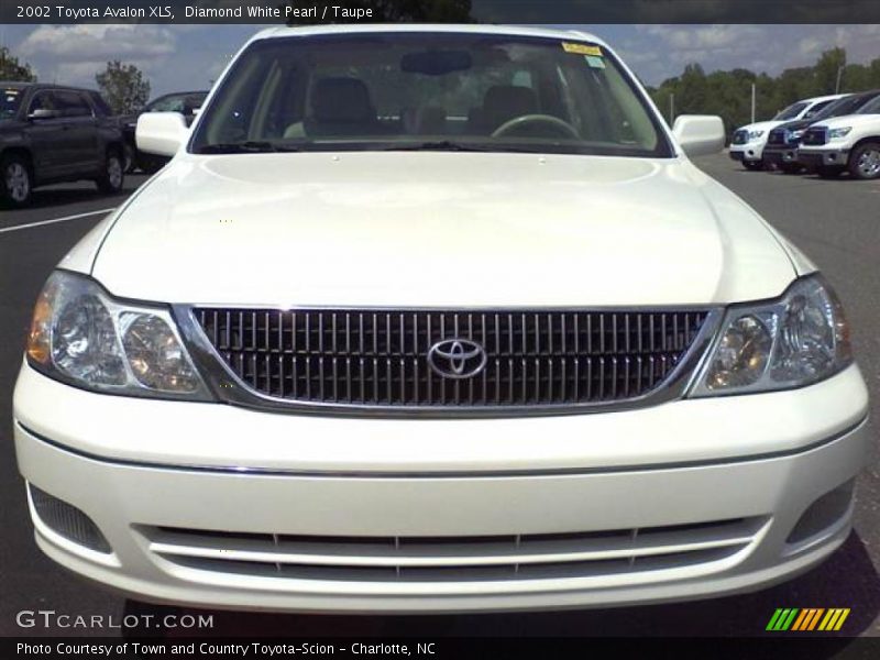 Diamond White Pearl / Taupe 2002 Toyota Avalon XLS