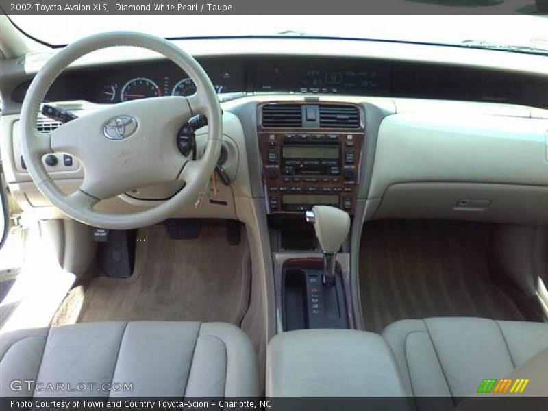 Diamond White Pearl / Taupe 2002 Toyota Avalon XLS