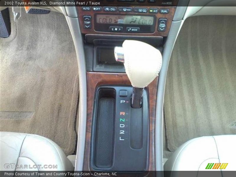 Diamond White Pearl / Taupe 2002 Toyota Avalon XLS