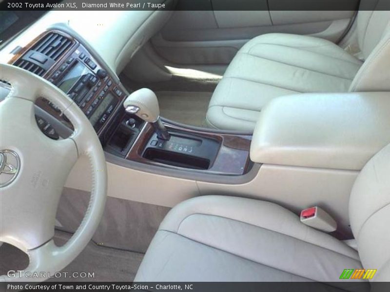 Diamond White Pearl / Taupe 2002 Toyota Avalon XLS