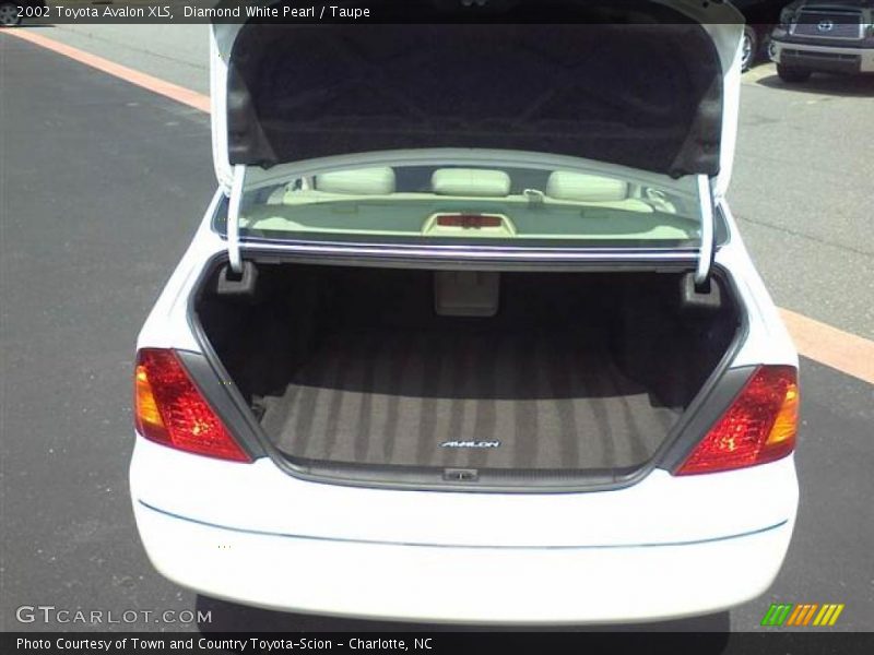 Diamond White Pearl / Taupe 2002 Toyota Avalon XLS