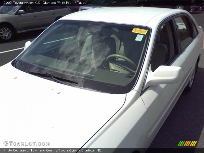 Diamond White Pearl / Taupe 2002 Toyota Avalon XLS