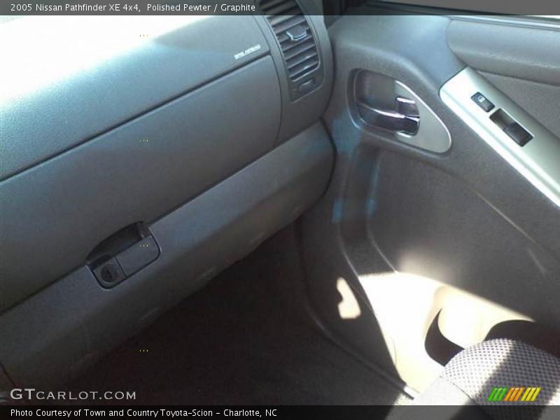 Polished Pewter / Graphite 2005 Nissan Pathfinder XE 4x4