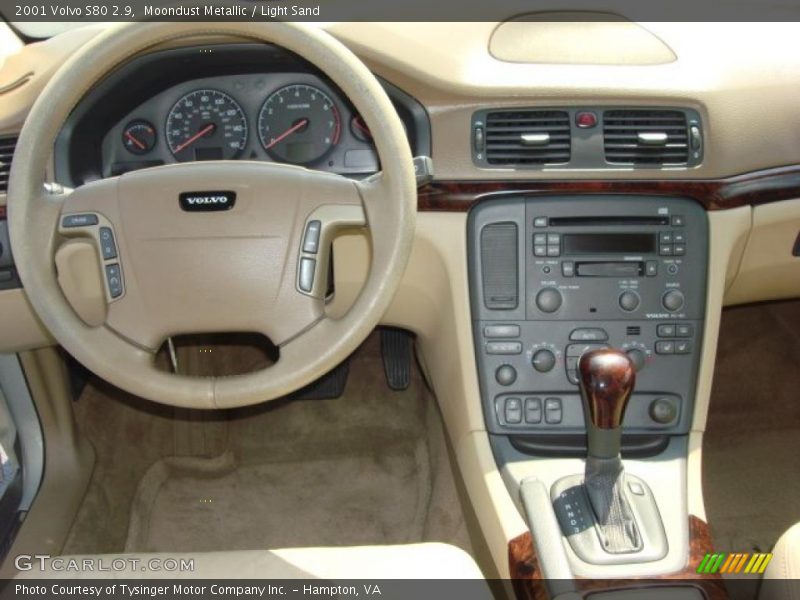 Dashboard of 2001 S80 2.9