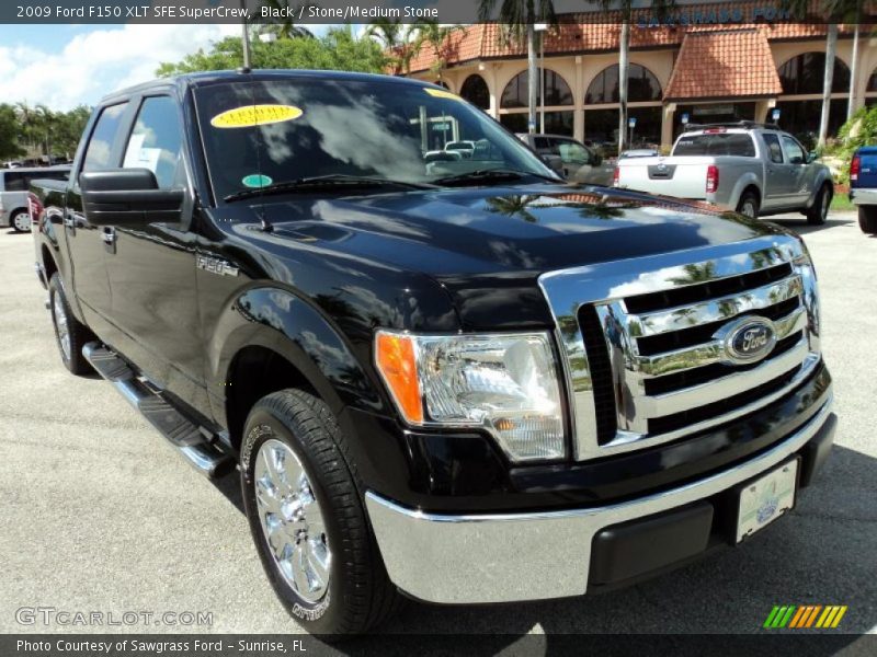 Front 3/4 View of 2009 F150 XLT SFE SuperCrew