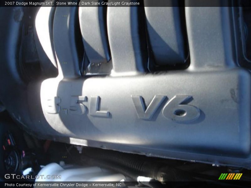 Stone White / Dark Slate Gray/Light Graystone 2007 Dodge Magnum SXT