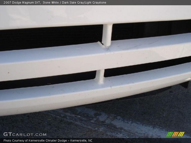 Stone White / Dark Slate Gray/Light Graystone 2007 Dodge Magnum SXT
