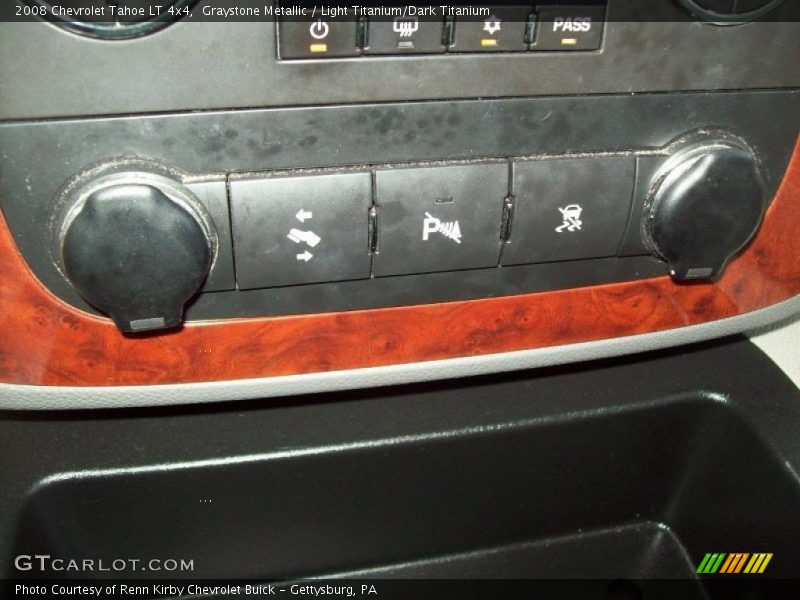 Controls of 2008 Tahoe LT 4x4