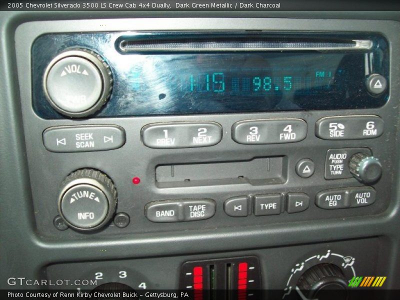 Controls of 2005 Silverado 3500 LS Crew Cab 4x4 Dually