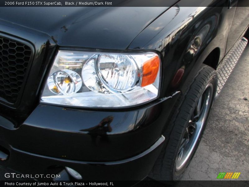 Black / Medium/Dark Flint 2006 Ford F150 STX SuperCab