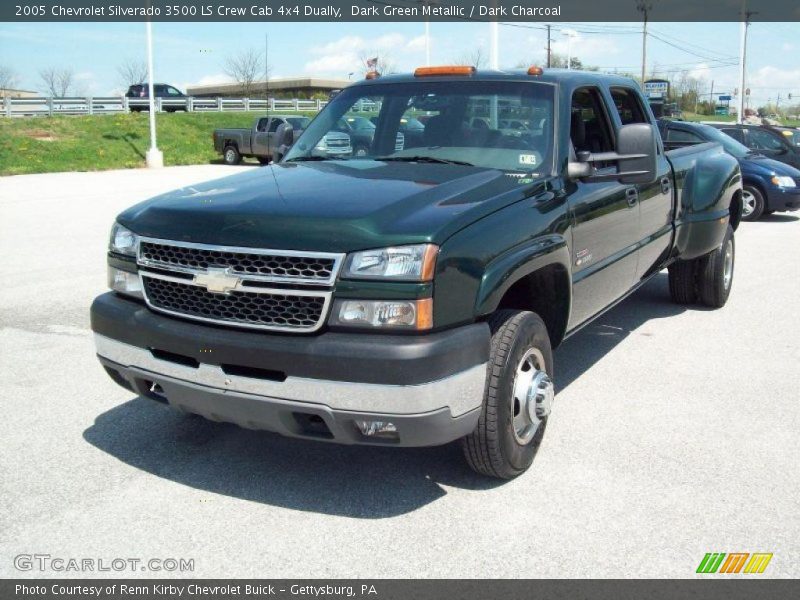 Front 3/4 View of 2005 Silverado 3500 LS Crew Cab 4x4 Dually