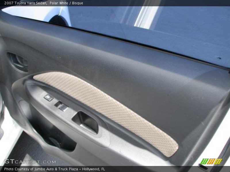 Polar White / Bisque 2007 Toyota Yaris Sedan