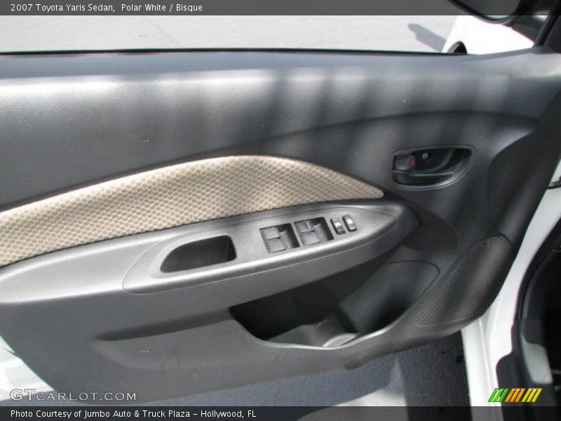 Polar White / Bisque 2007 Toyota Yaris Sedan