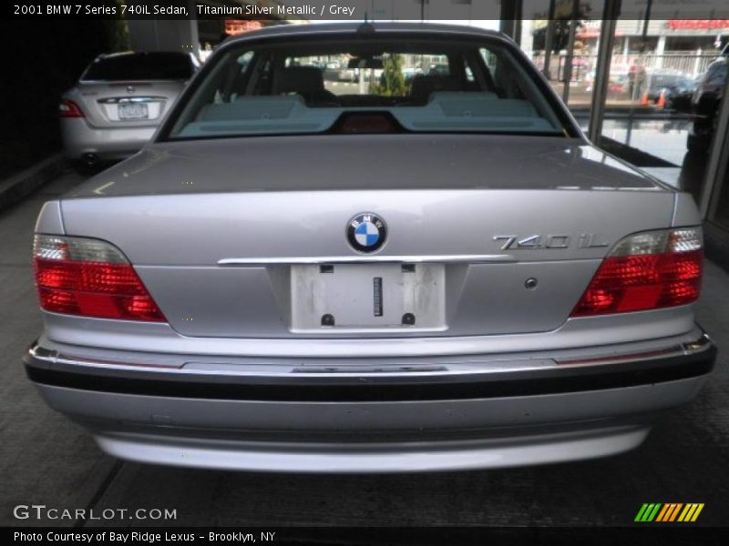 Titanium Silver Metallic / Grey 2001 BMW 7 Series 740iL Sedan