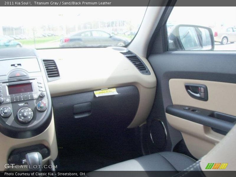 Titanium Gray / Sand/Black Premium Leather 2011 Kia Soul !