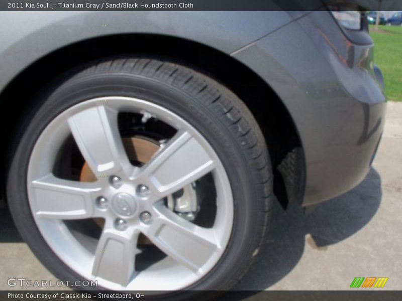 Titanium Gray / Sand/Black Houndstooth Cloth 2011 Kia Soul !
