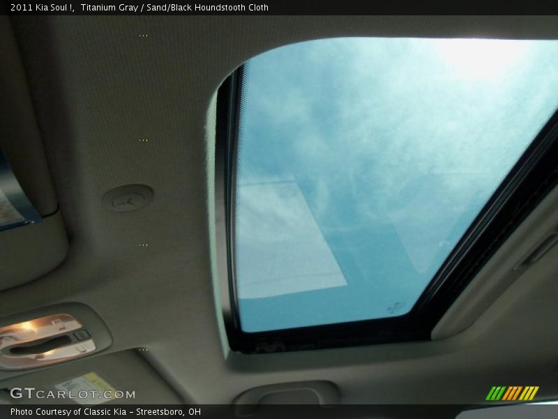 Titanium Gray / Sand/Black Houndstooth Cloth 2011 Kia Soul !