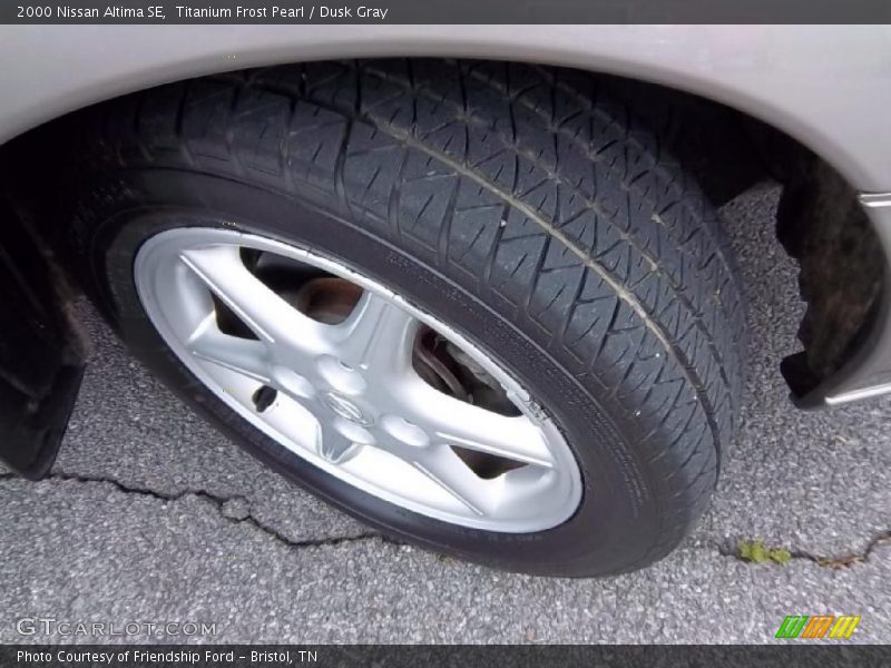 Titanium Frost Pearl / Dusk Gray 2000 Nissan Altima SE