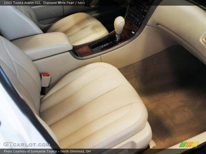 Diamond White Pearl / Ivory 2003 Toyota Avalon XLS