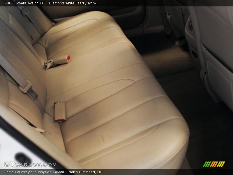 Diamond White Pearl / Ivory 2003 Toyota Avalon XLS