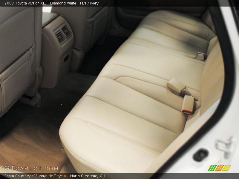 Diamond White Pearl / Ivory 2003 Toyota Avalon XLS