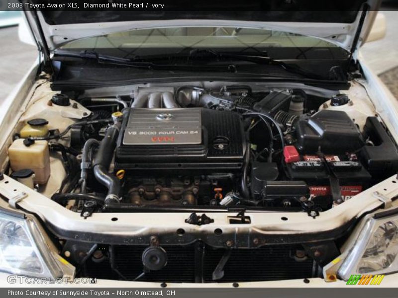 Diamond White Pearl / Ivory 2003 Toyota Avalon XLS