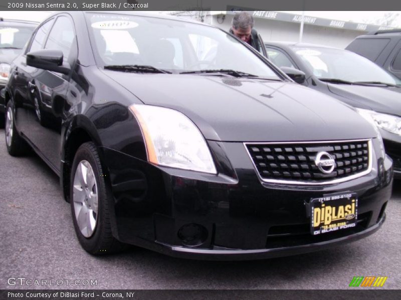 Super Black / Charcoal 2009 Nissan Sentra 2.0