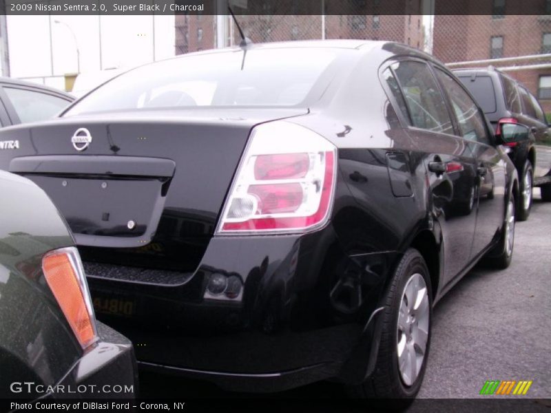 Super Black / Charcoal 2009 Nissan Sentra 2.0