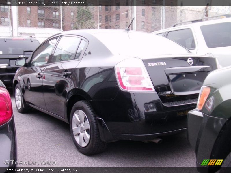 Super Black / Charcoal 2009 Nissan Sentra 2.0