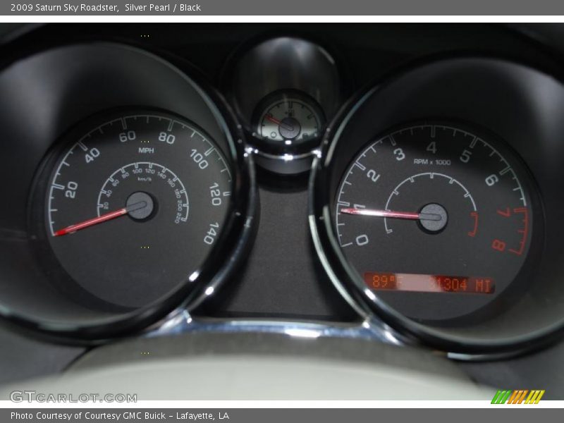 Silver Pearl / Black 2009 Saturn Sky Roadster
