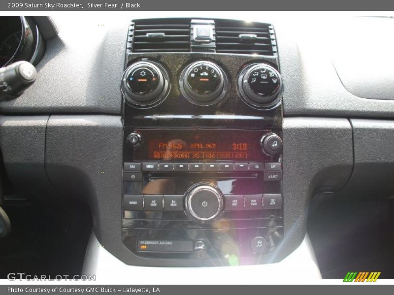 Silver Pearl / Black 2009 Saturn Sky Roadster