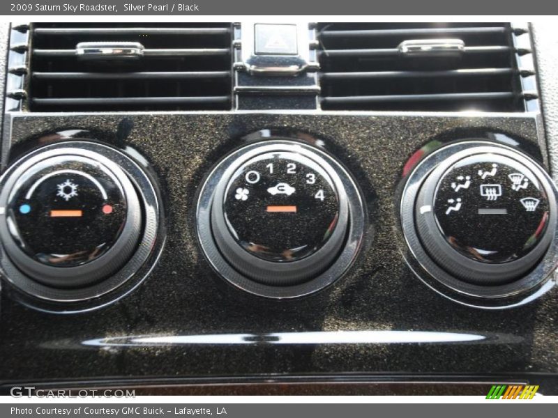 Silver Pearl / Black 2009 Saturn Sky Roadster