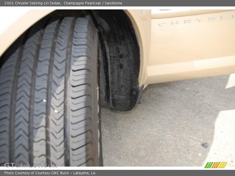 Champagne Pearlcoat / Sandstone 2001 Chrysler Sebring LXi Sedan