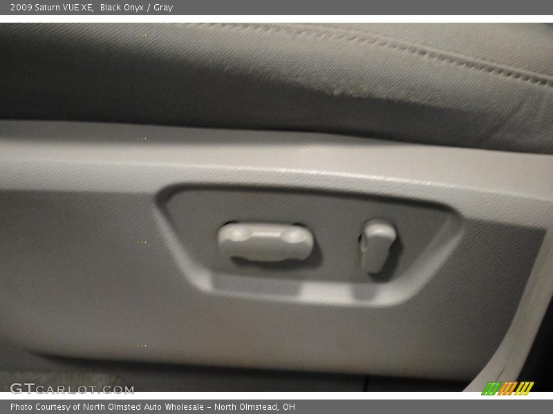 Black Onyx / Gray 2009 Saturn VUE XE